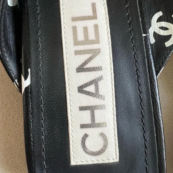 Chanel Leather CC Sandals size 37,5 fit size 7-7.5 US - Picture 4 of 12